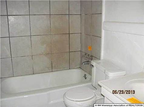 4th image of 110 Crump St