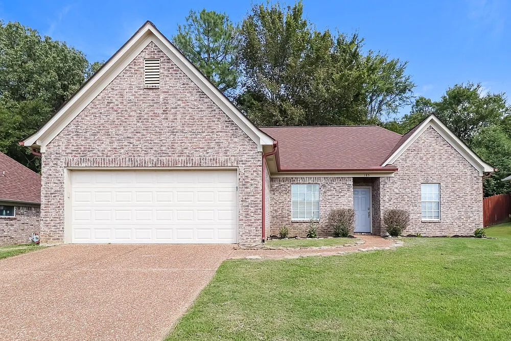 3 bed, 2.0 bath, 1401 sqft, $1,615 — Photo 1