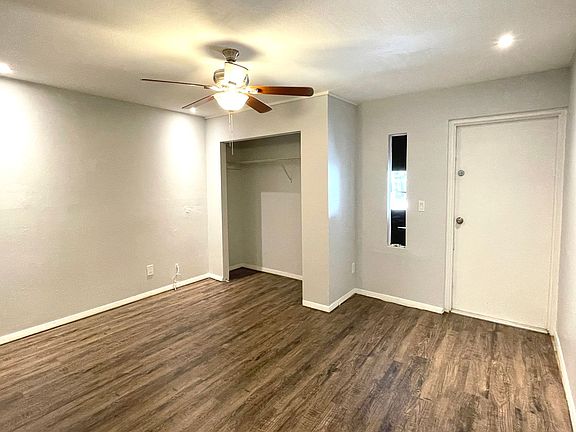 5th image of 6501 N Himes Ave Ste 101