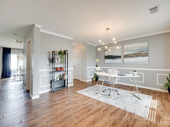 5th image of 2942 Crosby Dr