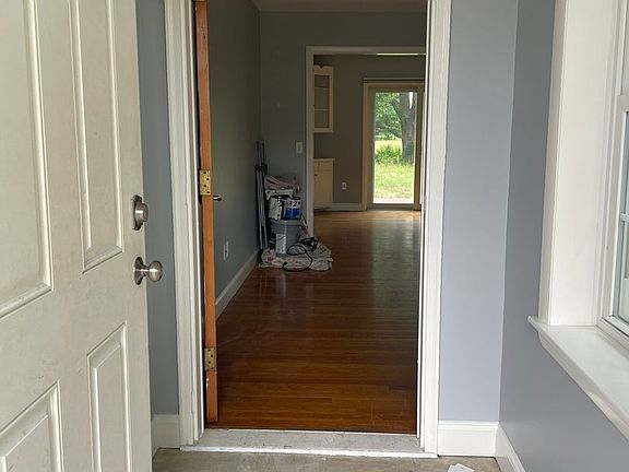 4th image of 53 Littleworth Rd