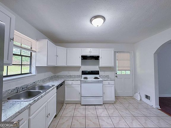4th image of 6634 Collier Way