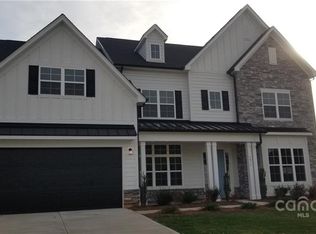 5013 Alexander Manor Dr, Charlotte, NC 28270