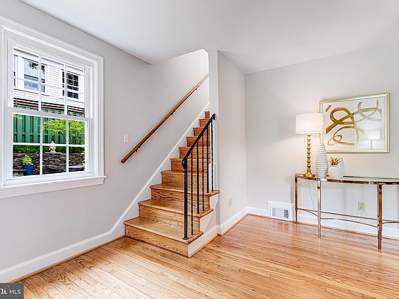 5th image of 2815 S Ives St