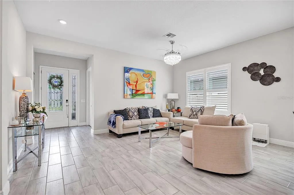 4 bed, 3.0 bath, 3050 sqft, $5,500 — Photo 4