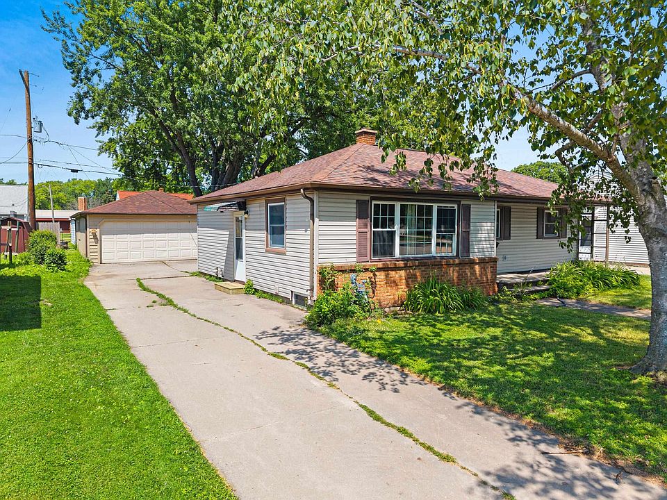 1st image of 965 Betty Ave