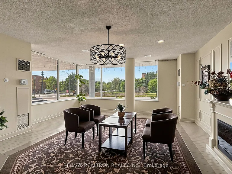326 Major Mackenzie Dr E #307 — Photo 38