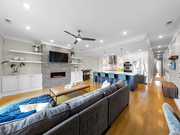 5th image of 2745 W Lawrence Ave #2E