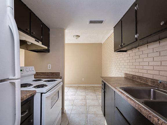 5th image of 4261 N 67th Ln