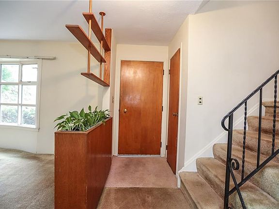 2nd image of 80 Hillbrook Cir