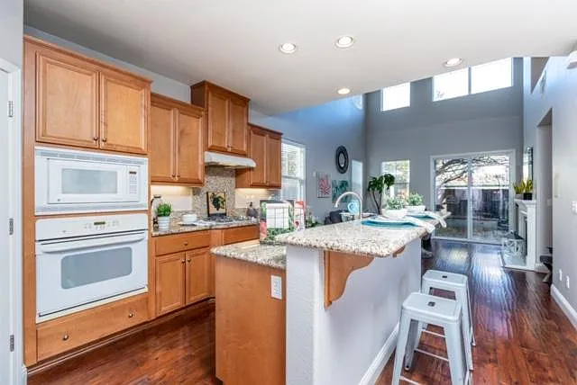 135 W Verano Ct — Photo 9