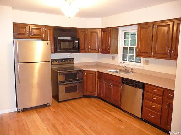 2nd image of 130 Chatham Ave