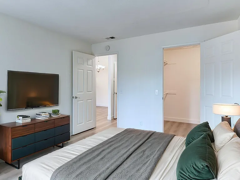 Shadowridge Park Apartments — Photo 21