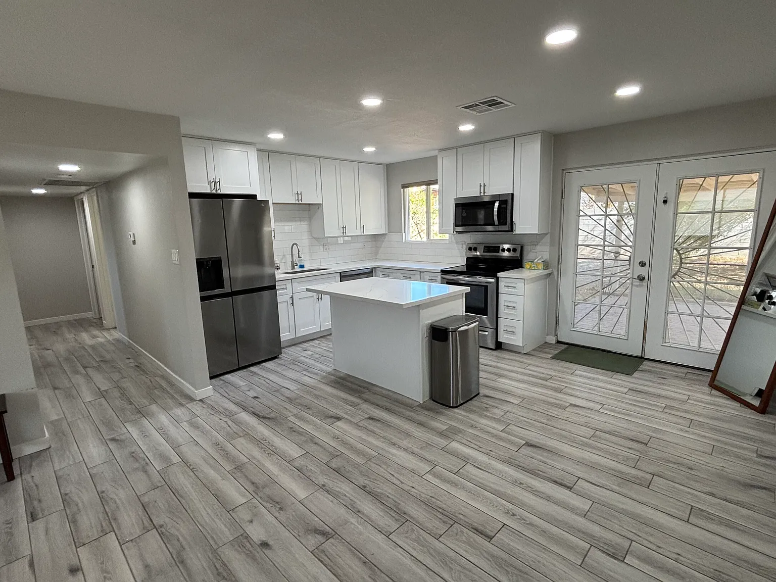 3 bed, 1621 sqft, $4,750 — Photo 1