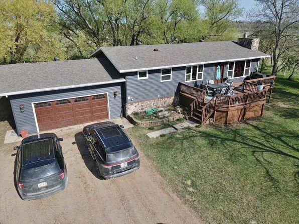8540 37th Ave, Rolette, ND 58366