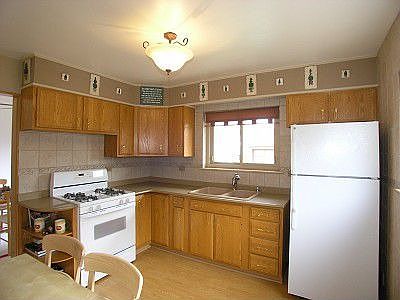 5th image of 10813 Hastings St
