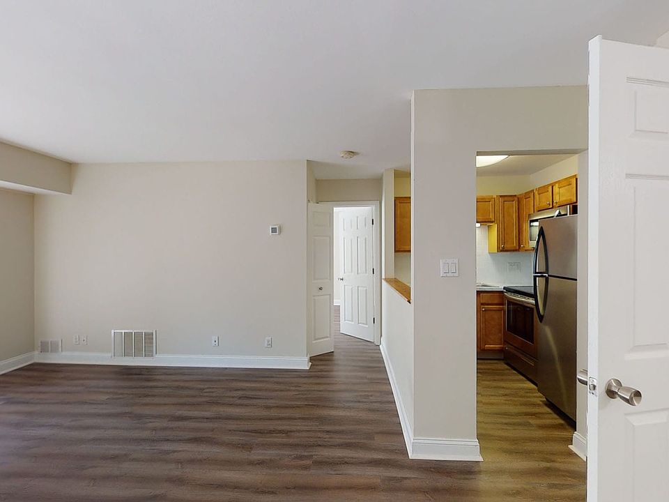 1st image of 350 Engamore Ln APT 105