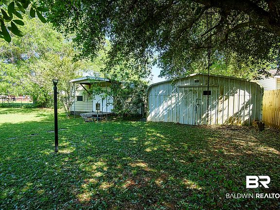 3rd image of 9735 Terrace Dr