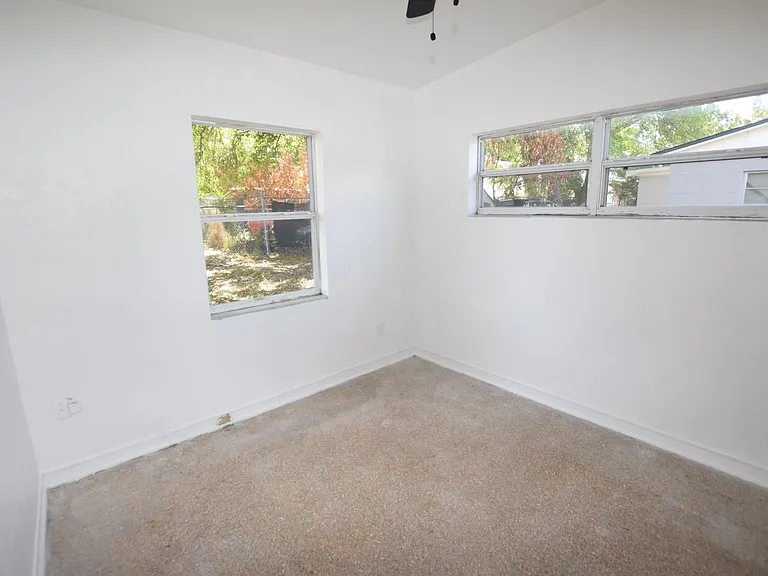 104 W Lancaster Rd — Photo 17