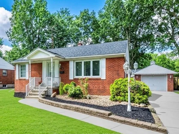 3365 Curry Ave, Windsor, ON N9E 2T4