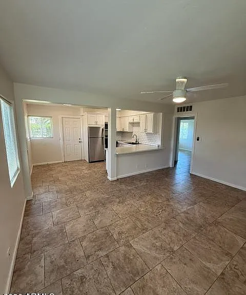 2545 E Clarendon Ave #3 — Photo 7