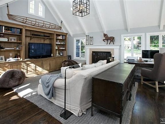 4th image of 111 Barber Ave