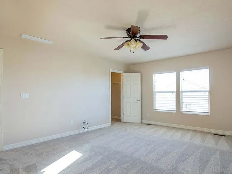 4026 Berwick Ln — Photo 13