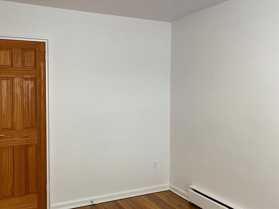 5th image of 3192 Fairmount Ave Floor 1