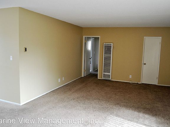 2nd image of 329 Calle Miramar APT C