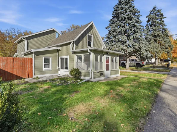 3832 13th St, Des Moines, IA 50313