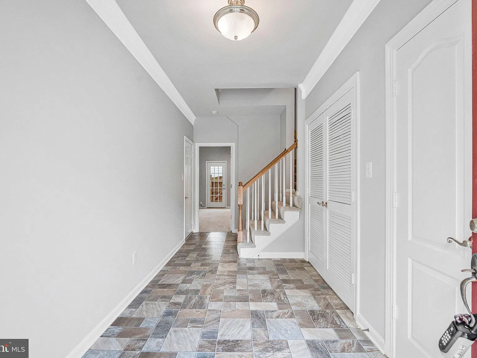 4 bed, 3.5 bath, 1756 sqft, $3,900 — Photo 2