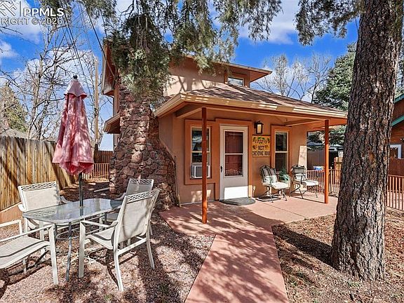 3rd image of 1702 1/2 W Cheyenne Rd