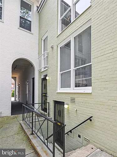 56 G St SW #B Photo 1