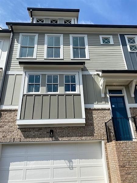 1st image of 370 Thrasher St #14