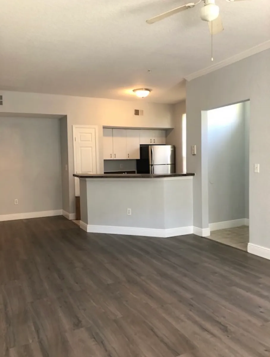 Building Photo - 6312 Raleigh St #504