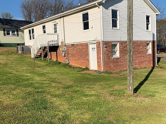 2nd image of 803 Phillips Dr