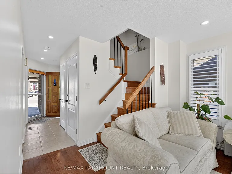 32 Fanshawe Dr — Photo 5