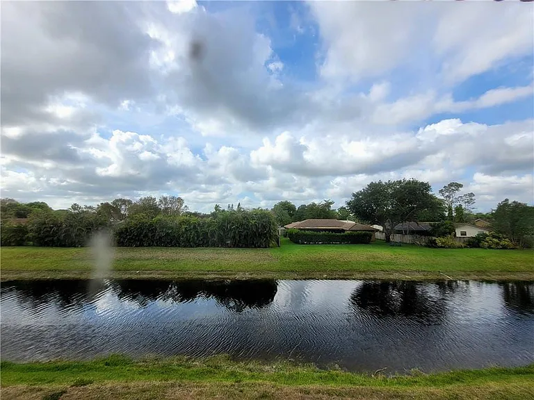 11096 Royal Palm Blvd — Photo 15