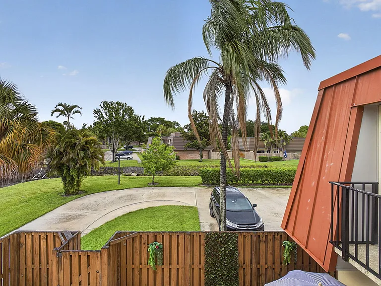 3345 Meridian Way N #C — Photo 35