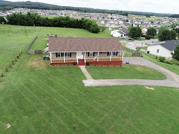 3rd image of 1618 Moorman Ln