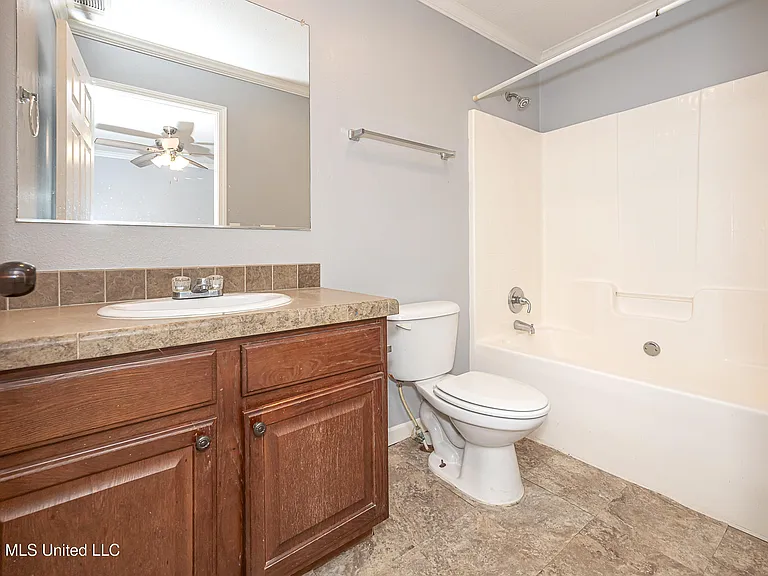 6003 E Lamar St — Photo 28
