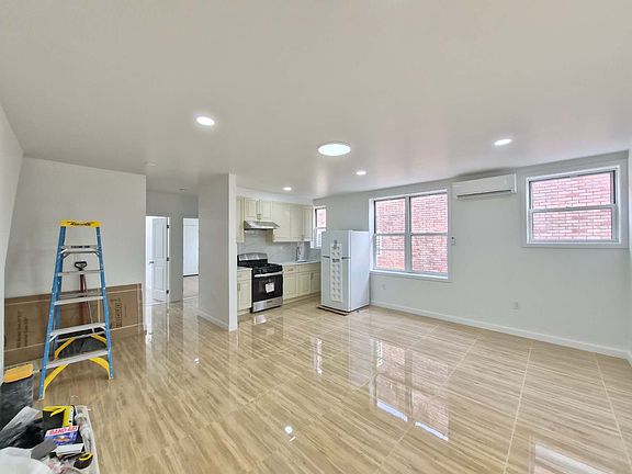 5th image of 1267 83rd St Floor 1