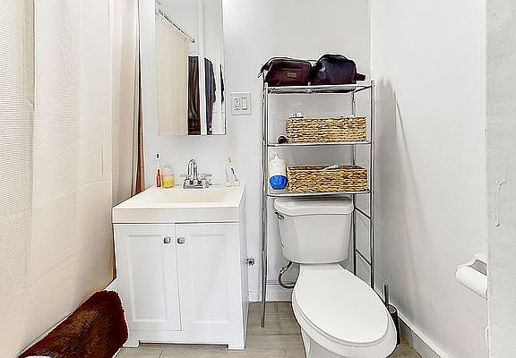 5th image of 445 E 78th St APT 4B