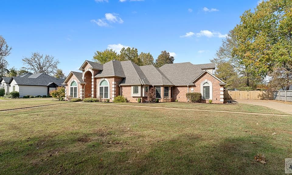 1st image of 6404 N Park Rd