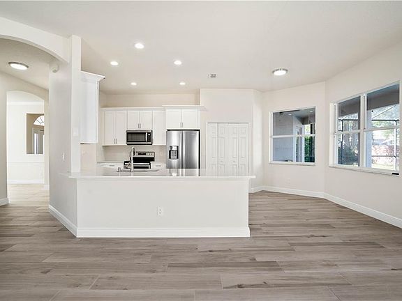 5th image of 3804 Emerald Estates Cir