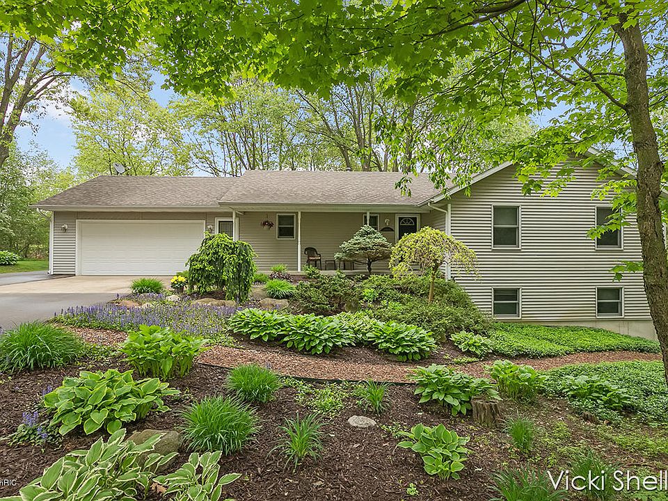 1st image of 8590 Meadow Rock Ct NE