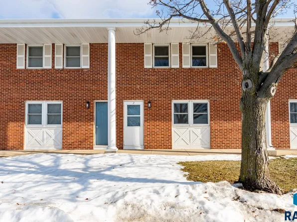 101 N Pipestone St Unit 2, Brandon, SD 57005