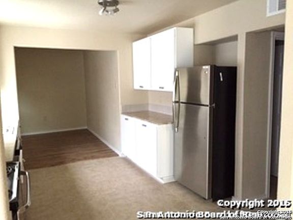 5th image of 7702 Greenridge Ave