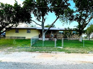 1105 W Luce St, Llano, TX 78643