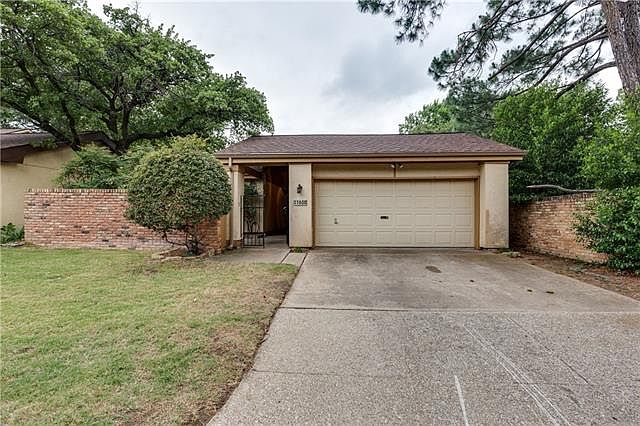 1st image of 1608 Oakwood Ln